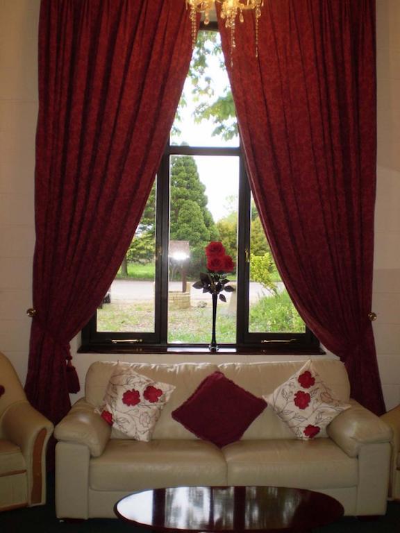 Fieldways Hotel Trowbridge Exterior foto