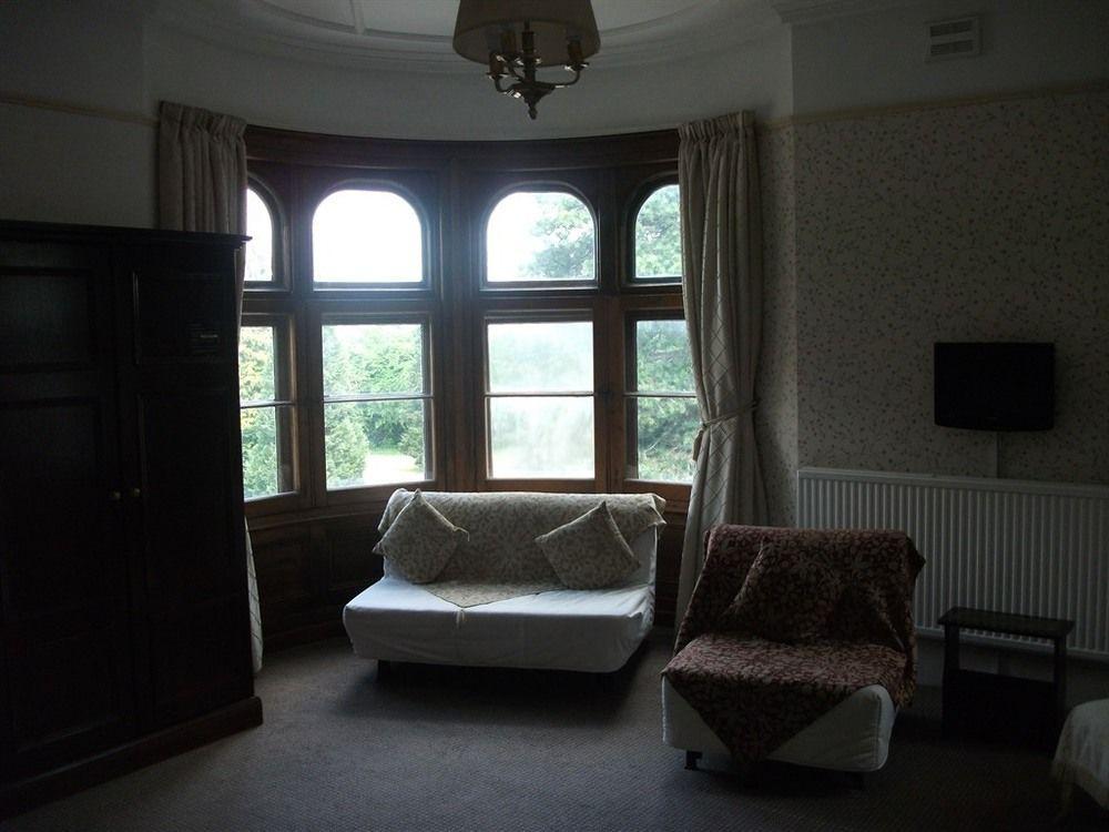 Fieldways Hotel Trowbridge Exterior foto