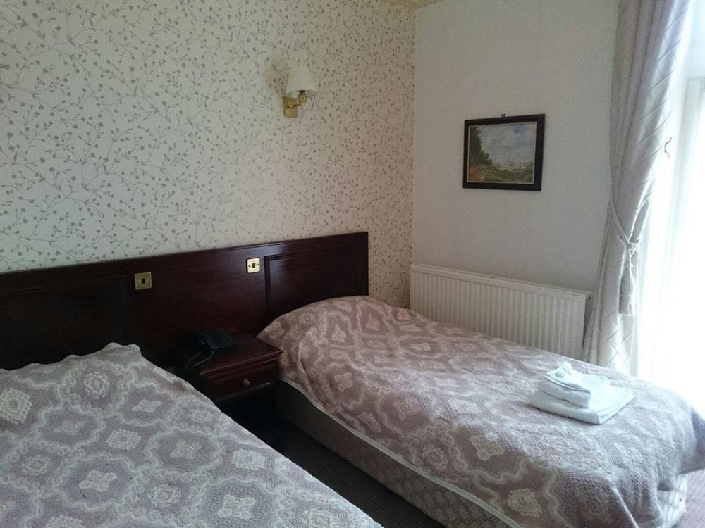 Fieldways Hotel Trowbridge Exterior foto